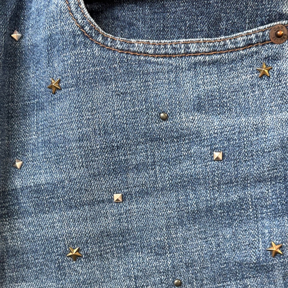 GAP Best Girlfriend Embellished Cropped Jeans - Picture 4 of 12